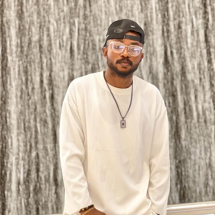 𝔼𝕤𝕥𝕖𝕧𝕒𝕠 𝔹𝕦𝕞𝕓𝕒