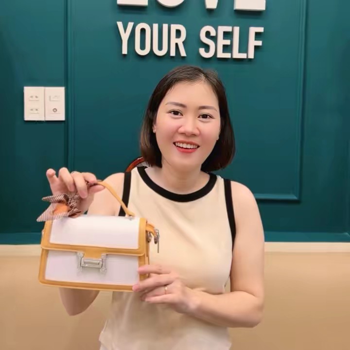 Hương Ly Túi Xách