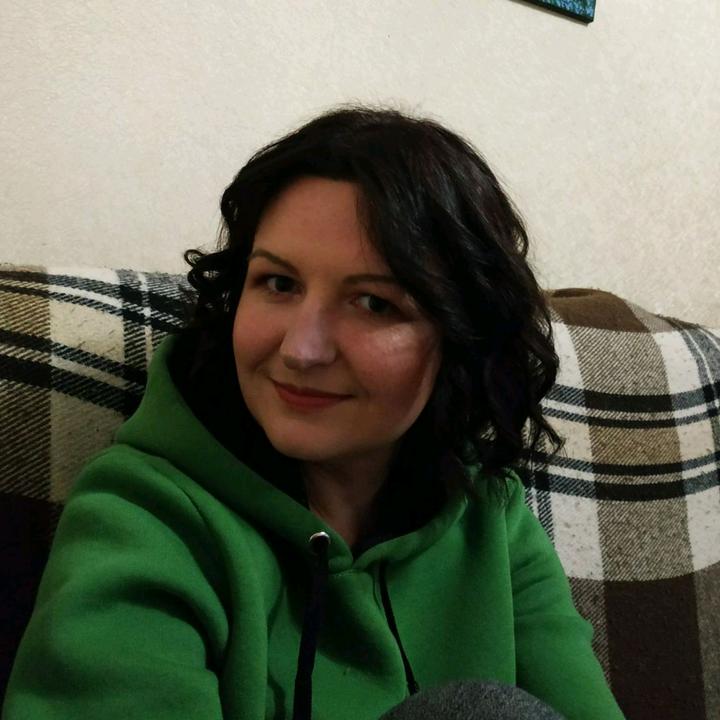 Альона Твердохліб